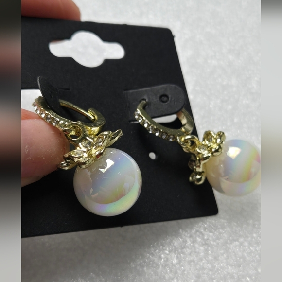 Elegant Gold and White Fuax Pearl Drop Earrings - Picture 10 of 16